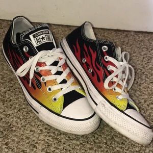 Lo-Top Flame Converse